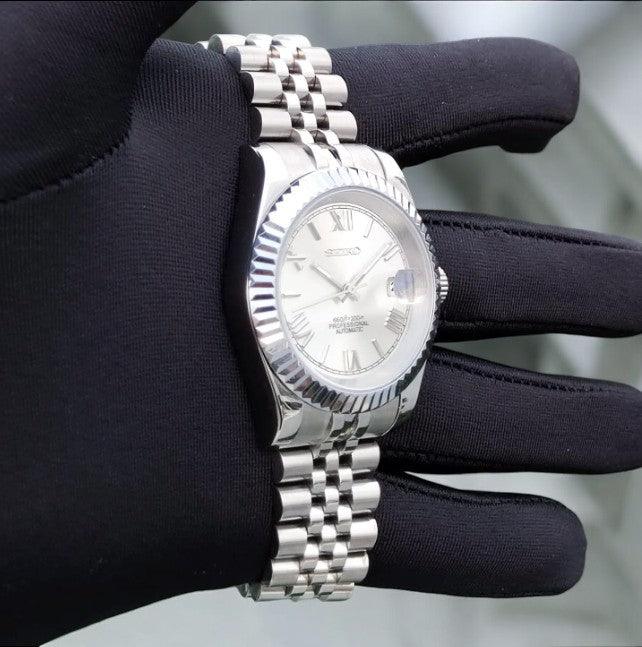 Seikojust Vit Romersk